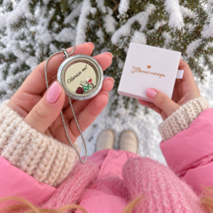 <a id="title-black">Медальон</a><br> Обичам те!